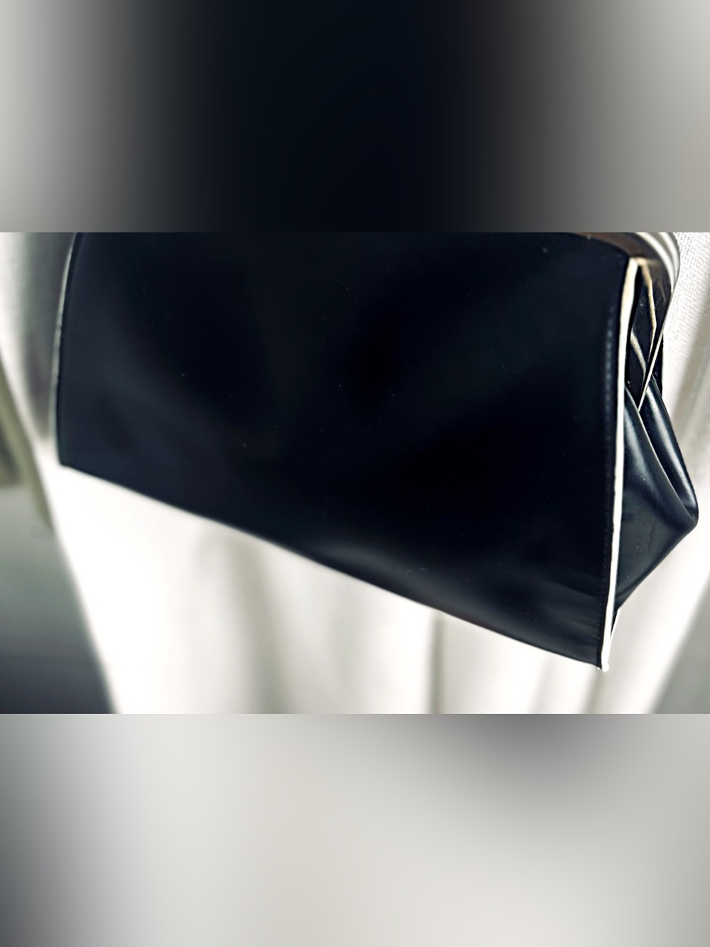 “The Limited” Classic Black Frame-Top Purse - Picture 4 of 12